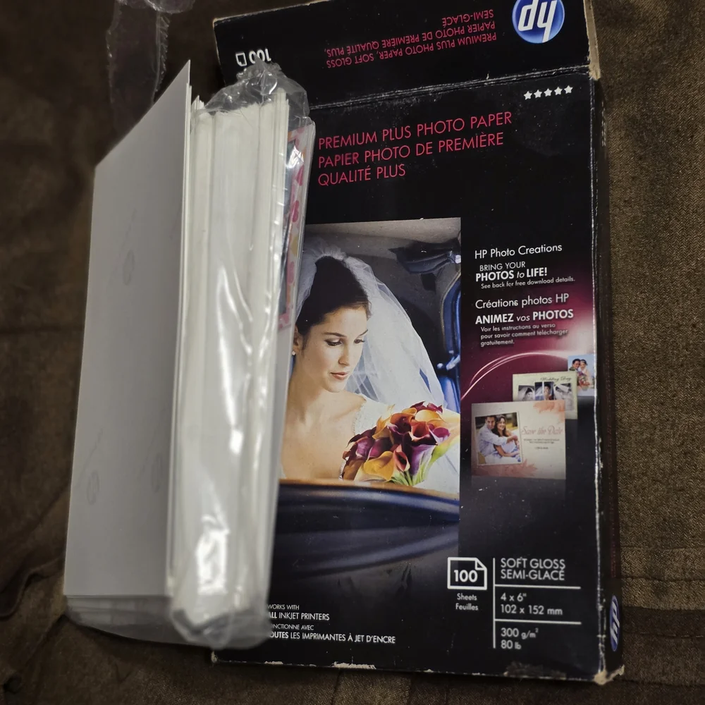 HP Premium Plus Photo Paper - Black and White Packaging